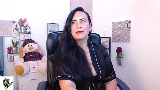 Snapshot of amalia_brunette chatting on December 5, 2024, 11:07 pm amalia brunette online show from December 5, 2024, 11:07 pm