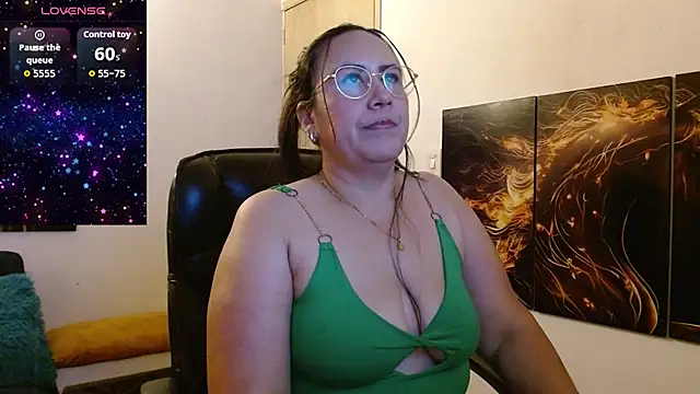 amalia brunette online show from December 22, 2025, 11:24 pm