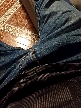 Snapshot of hotman8209 chatting on October 28, 2025, 3:32 am hotman8209 online show from October 28, 2025, 3:32 am