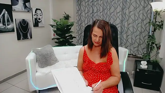 Snapshot of Favorite_0 chatting on November 14, 2025, 6:56 am Favorite 0 online show from November 14, 2025, 6:56 am