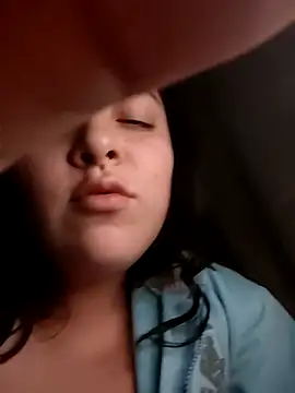 Chubbygrl20 online show from November 3, 2025, 5:42 am