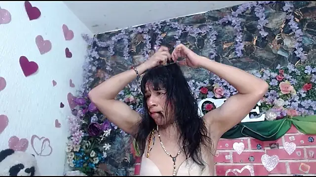 Snapshot of DesireDirtyTS__ chatting on April 18, 2026, 10:32 pm DesireDirtyTS online show from April 18, 2026, 10:32 pm
