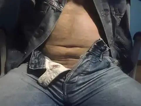 Snapshot of Pol8822 chatting on January 23, 2025, 7:29 pm Pol8822 online show from January 23, 2025, 7:29 pm