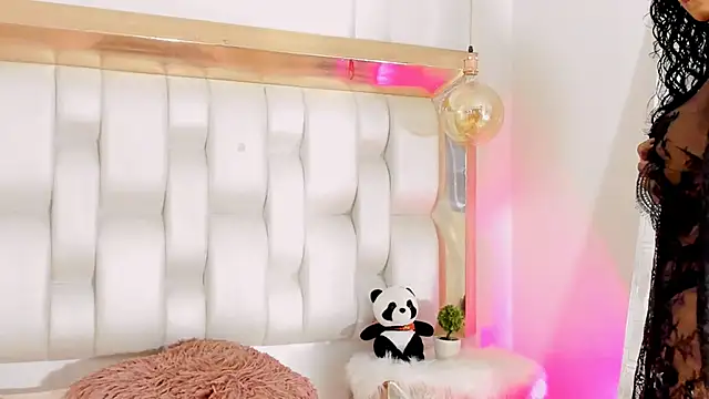 BeckyRusso online show from February 8, 2025, 12:39 pm