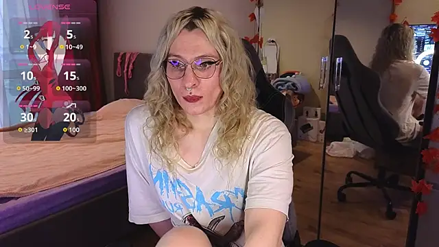 Lori Myaf online show from October 5, 2025, 2:15 pm