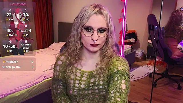 Lori Myaf online show from December 3, 2025, 2:26 pm