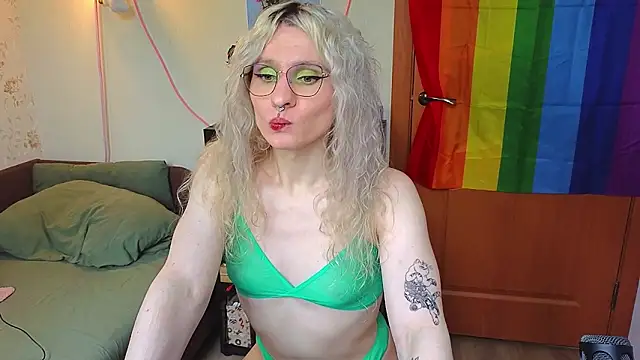 Lori Myaf online show from June 1, 2026, 1:13 pm