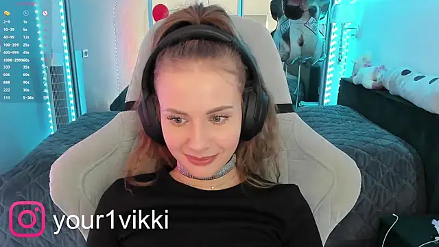 Snapshot of Vikki_Cheese chatting on February 28, 2025, 12:09 pm Vikki Cheese online show from February 28, 2025, 12:09 pm