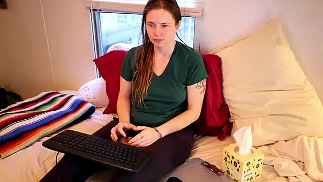 Snapshot of xxpixeyxx chatting on November 2, 2025, 1:35 pm xxpixeyxx online show from November 2, 2025, 1:35 pm