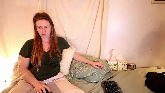 Snapshot of xxpixeyxx chatting on April 2, 2026, 12:03 pm xxpixeyxx online show from April 2, 2026, 12:03 pm