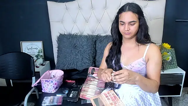 Andrys  online show from February 17, 2025, 1:21 pm