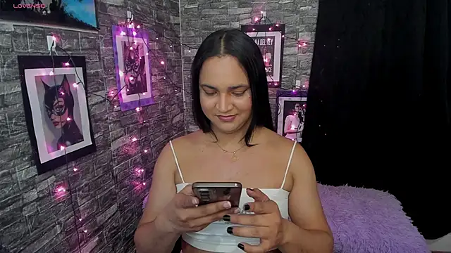 Andrys  online show from November 19, 2025, 11:38 pm