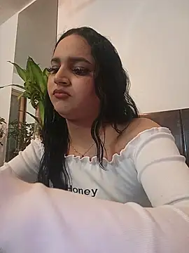 Snapshot of Andrys_ chatting on July 19, 2026, 4:27 am Andrys online show from July 19, 2026, 4:27 am