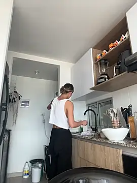 Ameellie online show from March 18, 2025, 3:53 pm