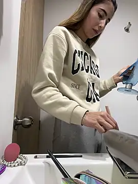 Ameellie online show from March 22, 2025, 3:20 pm