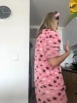 Ameellie online show from September 23, 2025, 3:26 pm