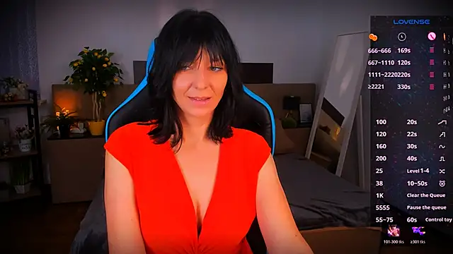  Kelly   online show from November 17, 2025, 12:55 pm