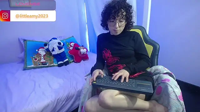 Snapshot of little__amy_ chatting on December 26, 2024, 1:07 am little amy online show from December 26, 2024, 1:07 am