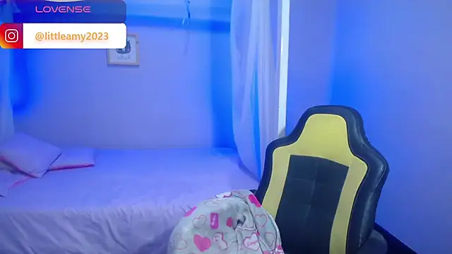 Snapshot of little__amy_ chatting on December 30, 2024, 7:15 am little amy online show from December 30, 2024, 7:15 am