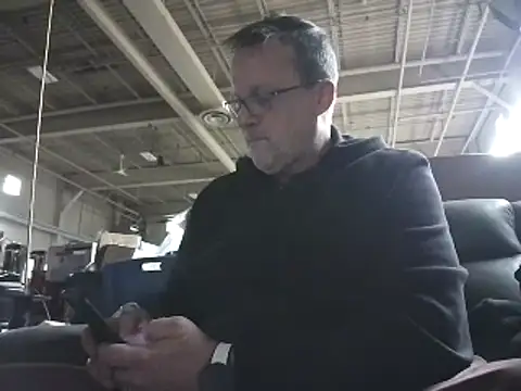 Snapshot of Cockrub1 chatting on December 27, 2024, 9:11 pm Cockrub1 online show from December 27, 2024, 9:11 pm