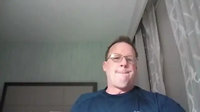 Snapshot of Cockrub1 chatting on November 5, 2025, 10:48 am Cockrub1 online show from November 5, 2025, 10:48 am