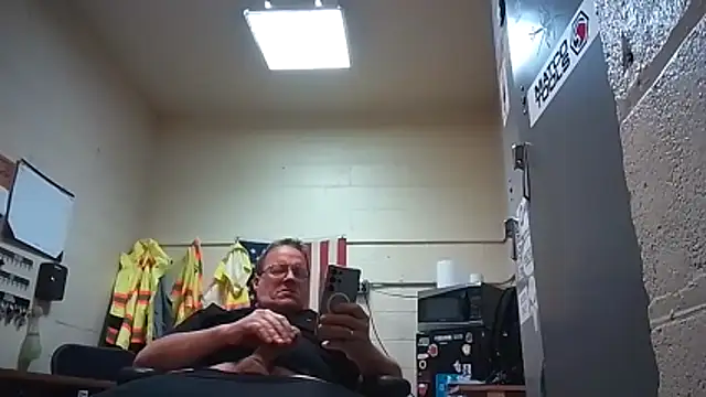 Snapshot of Cockrub1 chatting on December 14, 2025, 7:36 am Cockrub1 online show from December 14, 2025, 7:36 am