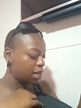 Snapshot of Coco_Kiss chatting on April 2, 2026, 6:27 pm Coco Kiss online show from April 2, 2026, 6:27 pm