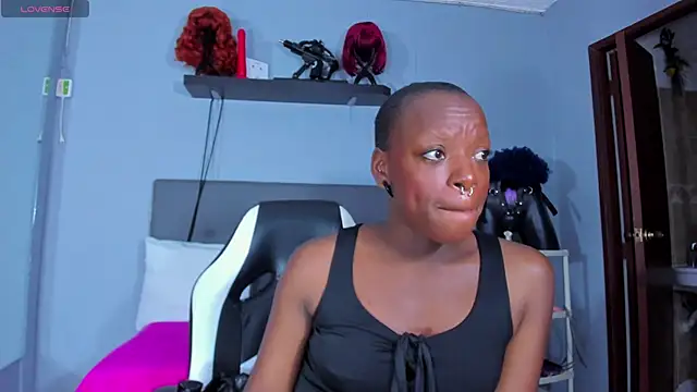 Snapshot of Coco_Kiss chatting on April 7, 2026, 7:03 pm Coco Kiss online show from April 7, 2026, 7:03 pm