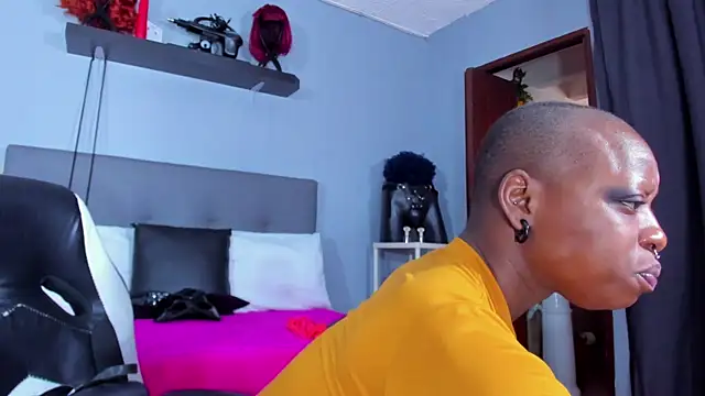 Snapshot of Coco_Kiss chatting on April 15, 2026, 7:21 pm Coco Kiss online show from April 15, 2026, 7:21 pm