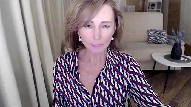 Snapshot of HornyMilf_777 chatting on January 14, 2025, 11:53 am HornyMilf 777 online show from January 14, 2025, 11:53 am