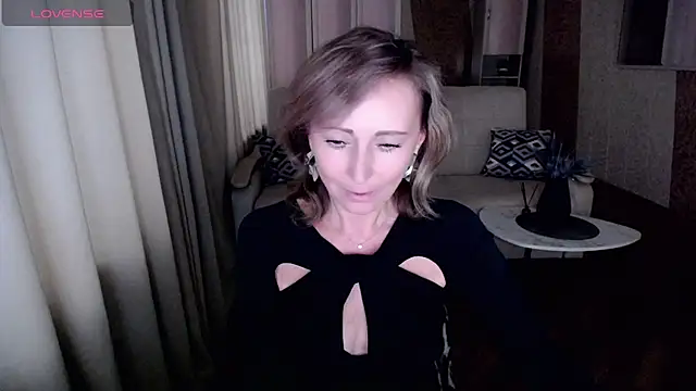 Snapshot of HornyMilf_777 chatting on January 19, 2025, 11:45 am HornyMilf 777 online show from January 19, 2025, 11:45 am