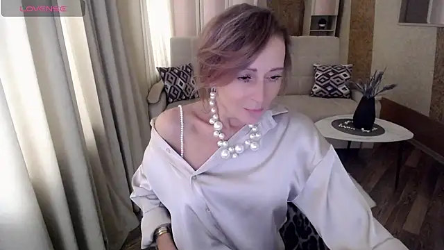 Snapshot of HornyMilf_777 chatting on January 25, 2025, 8:42 am HornyMilf 777 online show from January 25, 2025, 8:42 am