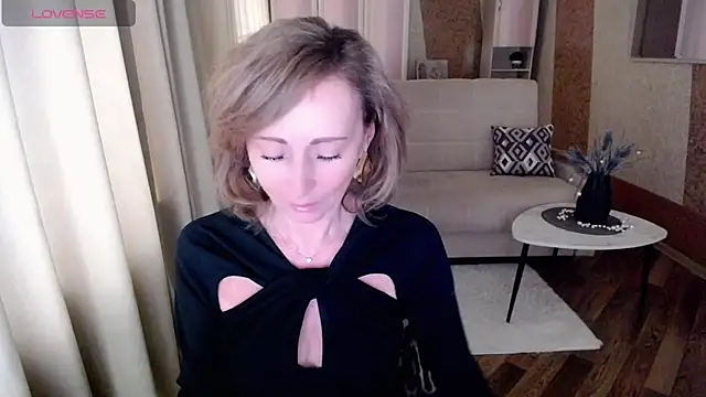 Snapshot of HornyMilf_777 chatting on February 1, 2025, 5:39 am HornyMilf 777 online show from February 1, 2025, 5:39 am