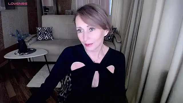 Snapshot of HornyMilf_777 chatting on February 3, 2025, 4:57 am HornyMilf 777 online show from February 3, 2025, 4:57 am