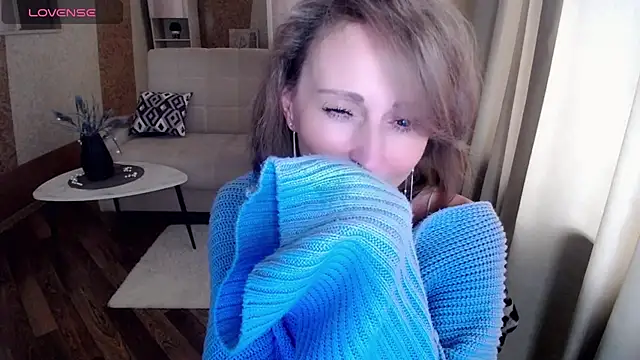Snapshot of HornyMilf_777 chatting on February 5, 2025, 11:23 am HornyMilf 777 online show from February 5, 2025, 11:23 am