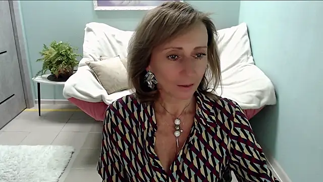 Snapshot of HornyMilf_777 chatting on March 11, 2025, 11:44 am HornyMilf 777 online show from March 11, 2025, 11:44 am