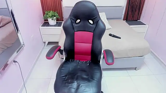 MILEY JOAS2 online show from March 3, 2026, 7:42 pm