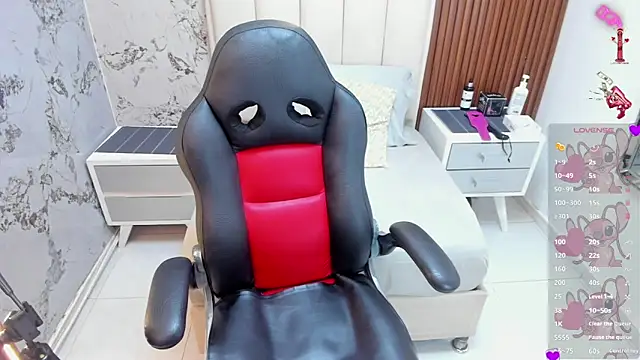 MILEY JOAS2 online show from April 17, 2026, 8:01 pm