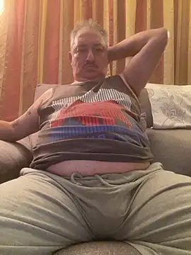 Snapshot of Russirayu chatting on May 17, 2026, 10:17 pm Russirayu online show from May 17, 2026, 10:17 pm