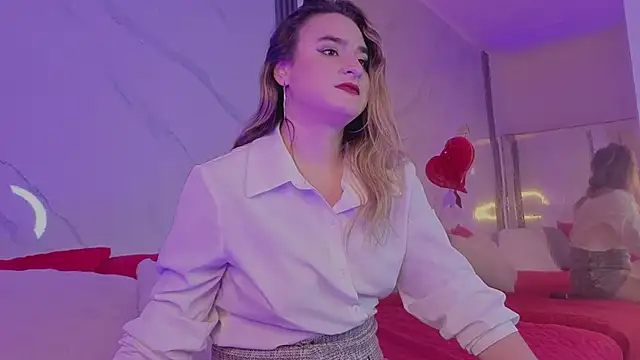 Snapshot of CandyQueenGold chatting on February 9, 2026, 7:18 pm CandyQueenGold online show from February 9, 2026, 7:18 pm