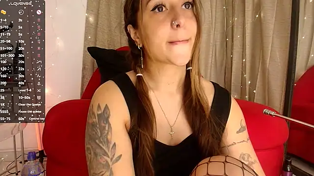 Snapshot of Natasha_Wilde_ chatting on February 27, 2026, 11:38 pm Natasha Wilde online show from February 27, 2026, 11:38 pm