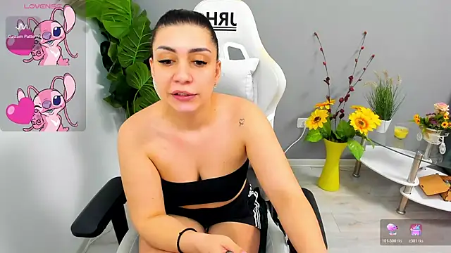 EveEvian online show from April 8, 2026, 3:34 pm