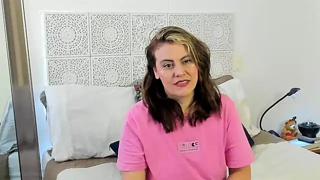 V monse online show from December 17, 2024, 3:06 pm