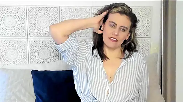 V monse online show from January 22, 2025, 10:59 pm