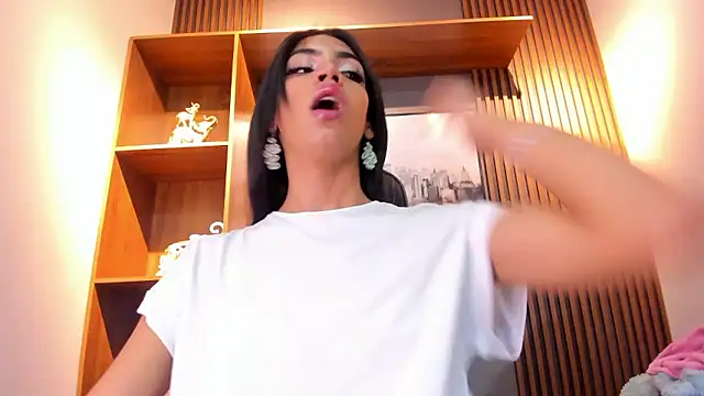 Snapshot of Alahia_Rodriguez chatting on January 8, 2026, 1:13 pm Alahia Rodriguez online show from January 8, 2026, 1:13 pm