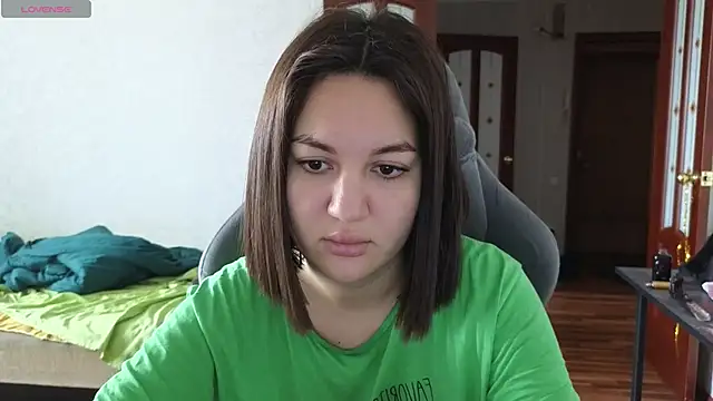 Nelly Fischer online show from March 17, 2025, 7:24 am