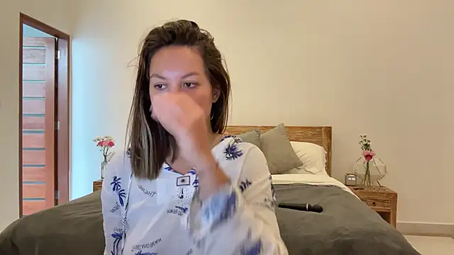 Nelly Fischer online show from September 27, 2025, 1:32 am