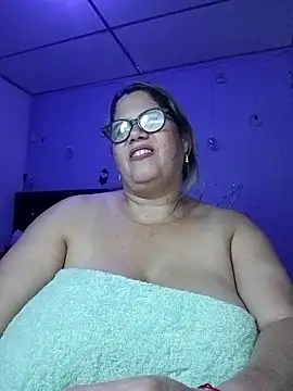 EllisW8 online show from December 2, 2025, 12:27 am