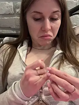 Snapshot of MilissaSee chatting on March 5, 2025, 4:02 pm MilissaSee online show from March 5, 2025, 4:02 pm