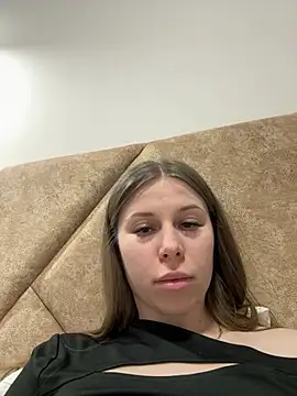 Snapshot of MilissaSee chatting on March 17, 2025, 4:01 pm MilissaSee online show from March 17, 2025, 4:01 pm